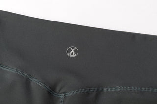 Curve Sculpt Short - Matte Grey