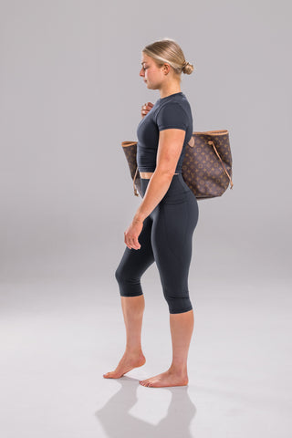 Stride Capri Tight w pockets - Black